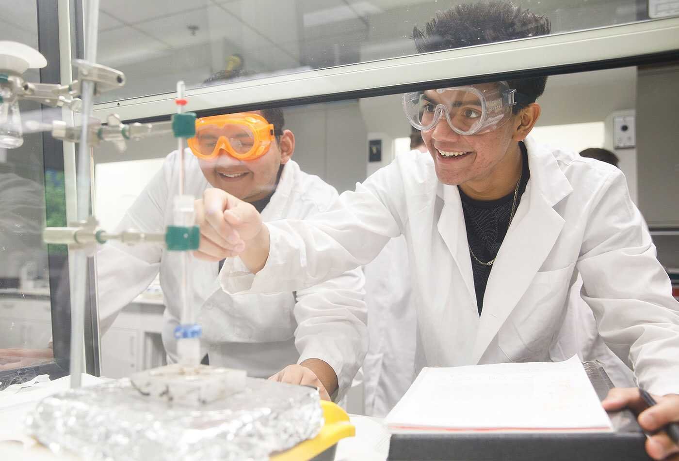 ASU students work in a lab as a part of their studies in MA in Applied Ethics and the Professions (Biomedical and Health Ethics).