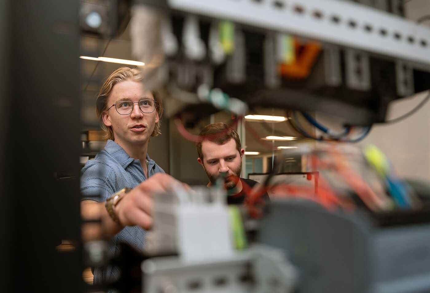 ASU students explore the science of machinary in the MA in Applied Ethics and the Professions (Science, Technology and Ethics).