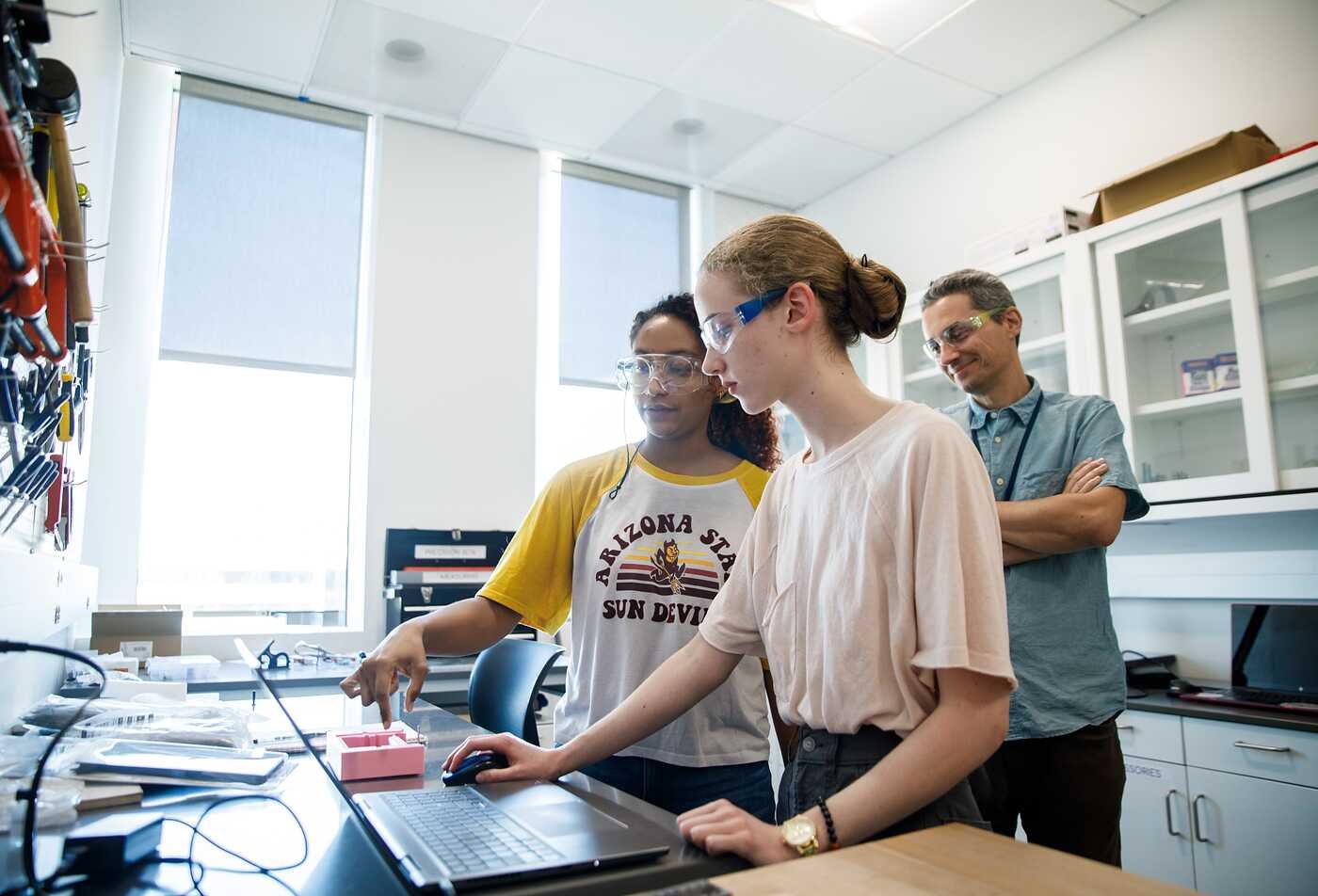 ASU sustainability students working on energy research with Lightworks as part of the Rob Walton College of Global Futures research program with the worlds first school of sustainability.
